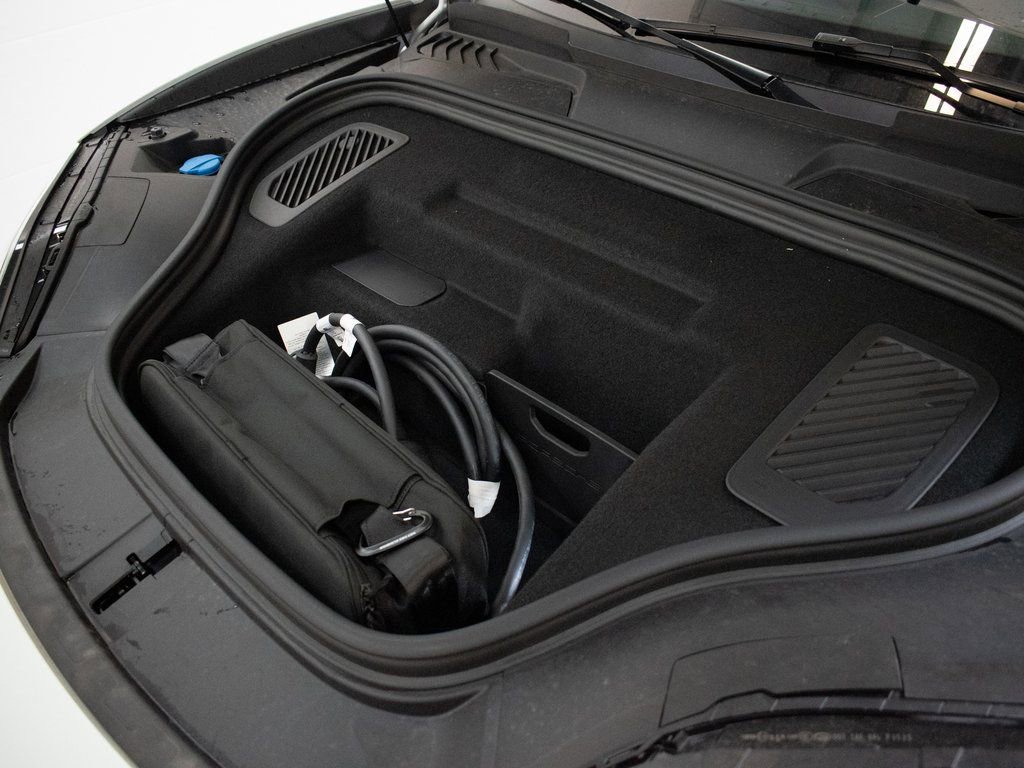 Certified 2025 Porsche Macan 4 Electric image 18