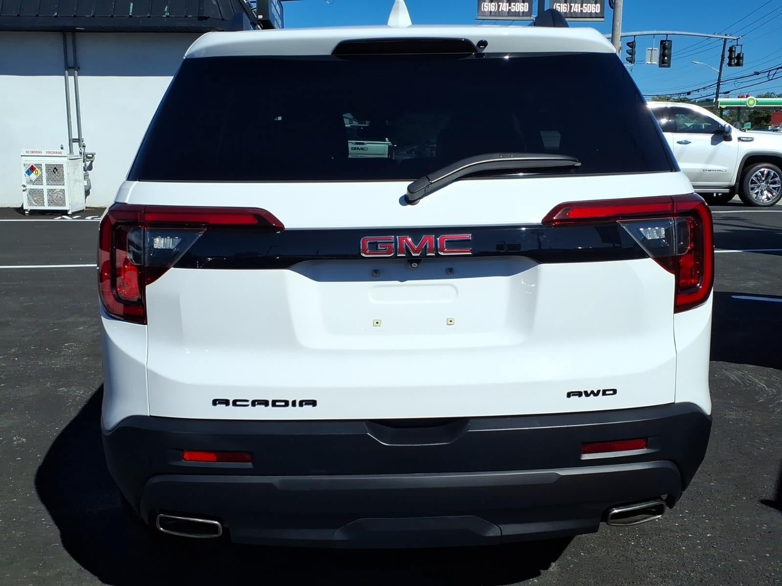 Used 2023 GMC Acadia SLT w/ Elevation Edition AWD/4WD image 5