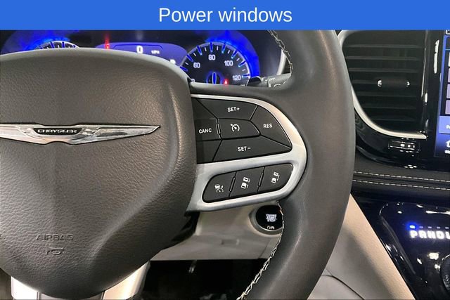 Used 2023 Chrysler Pacifica Limited image 15