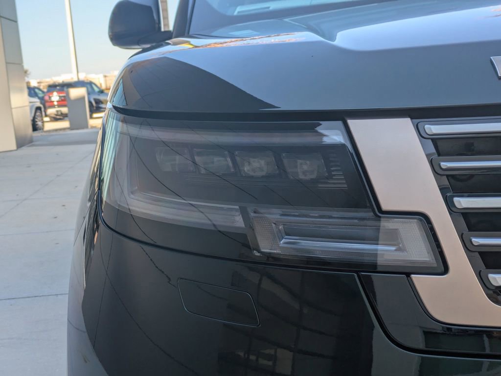 New 2026 Land Rover Range Rover SV AWD/4WD image 10