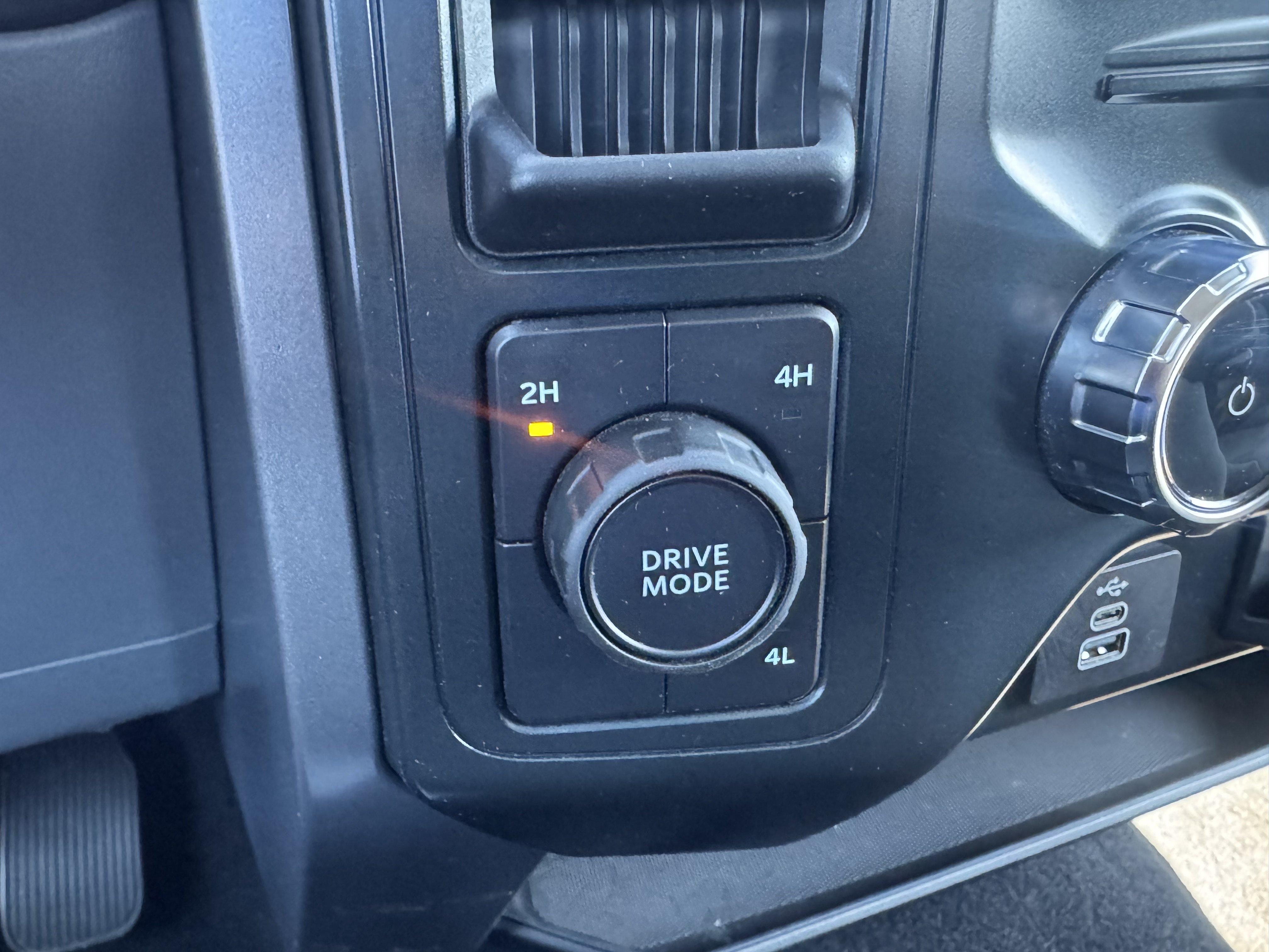 Used 2025 Ford F150 XLT w/ Equipment Group 301A Standard AWD/4WD image 25