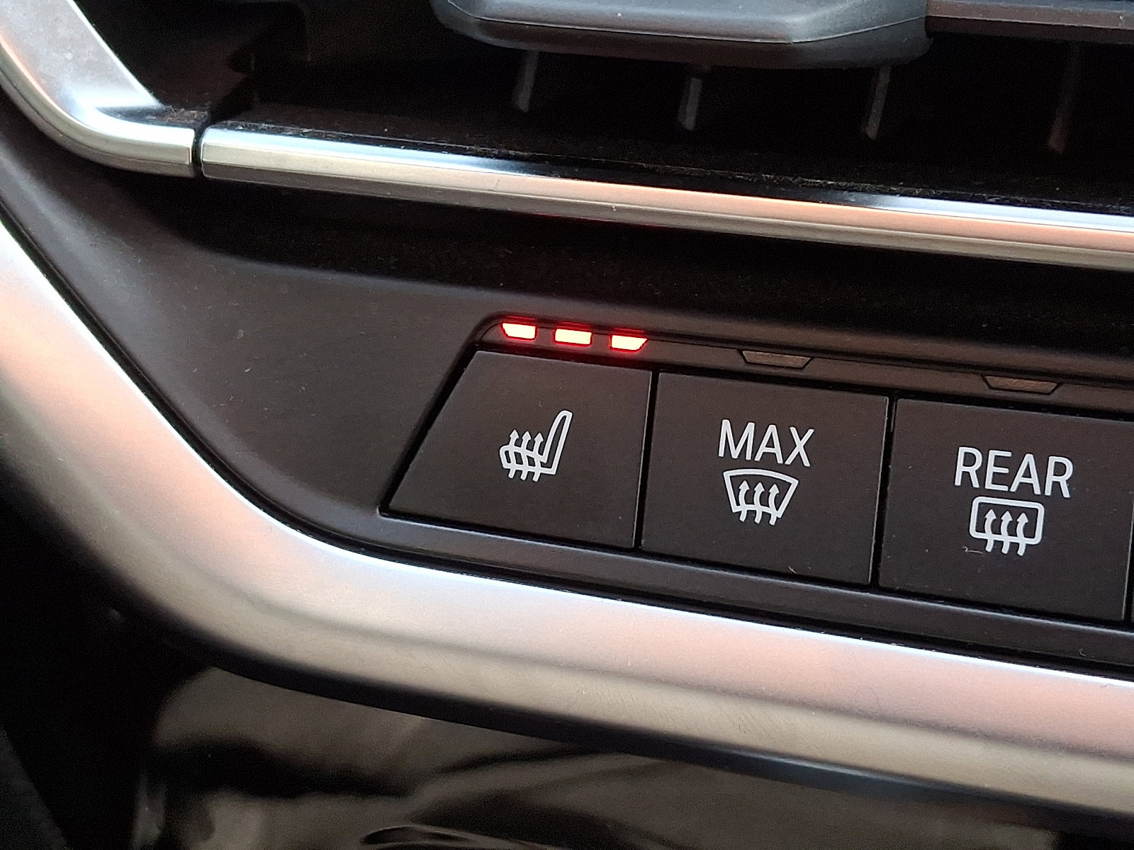 Used 2024 BMW X3 xDrive30i w/ Premium Package image 25