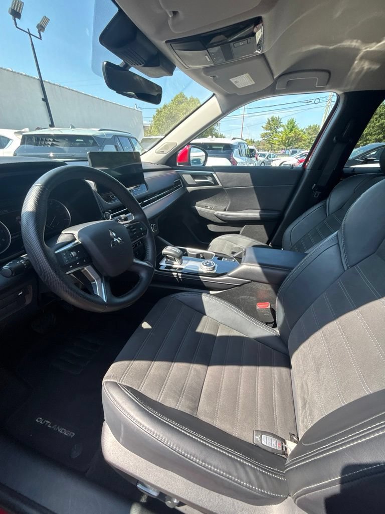Used 2025 Mitsubishi Outlander SE AWD/4WD image 11