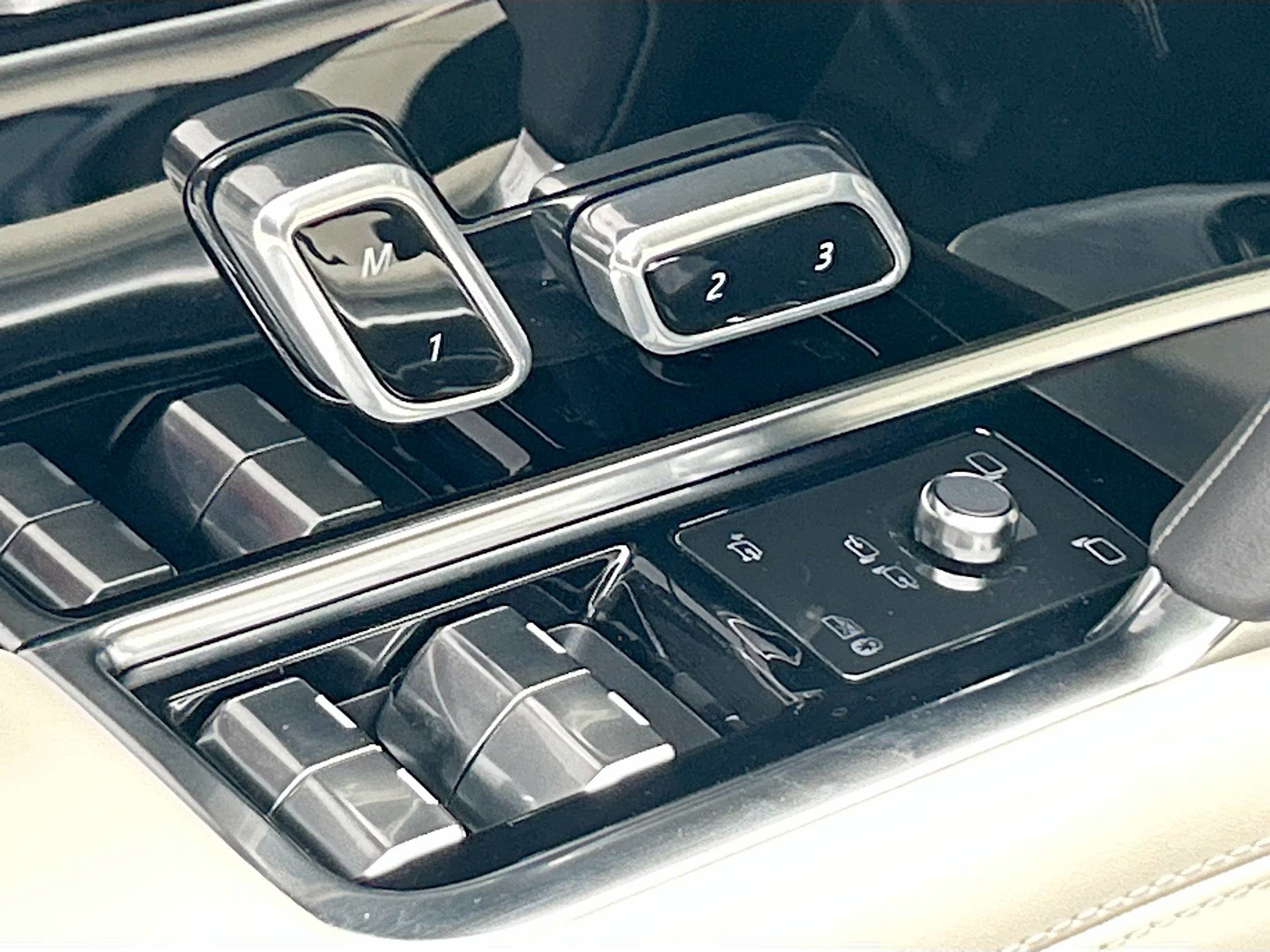 New 2025 Land Rover Range Rover Autobiography image 17