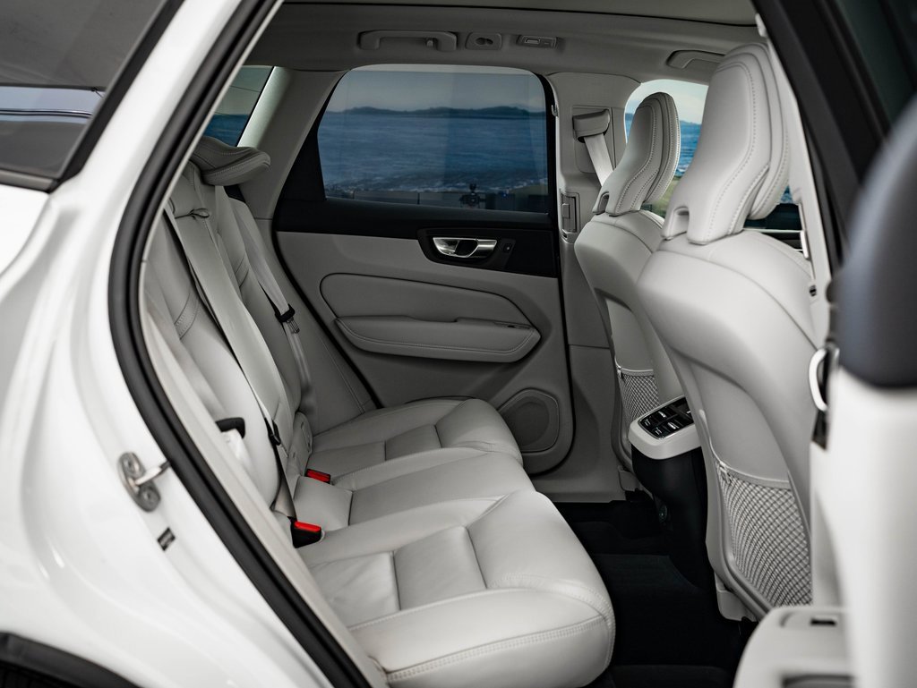 Used 2025 Volvo XC60 B5 Ultra w/ Protection Package Premier image 45