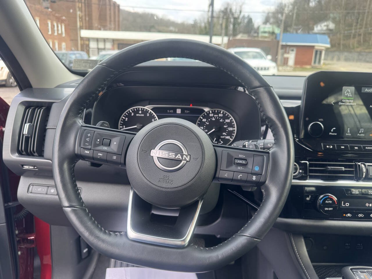 Used 2023 Nissan Pathfinder SL w/ Black Appearance Package AWD/4WD image 17