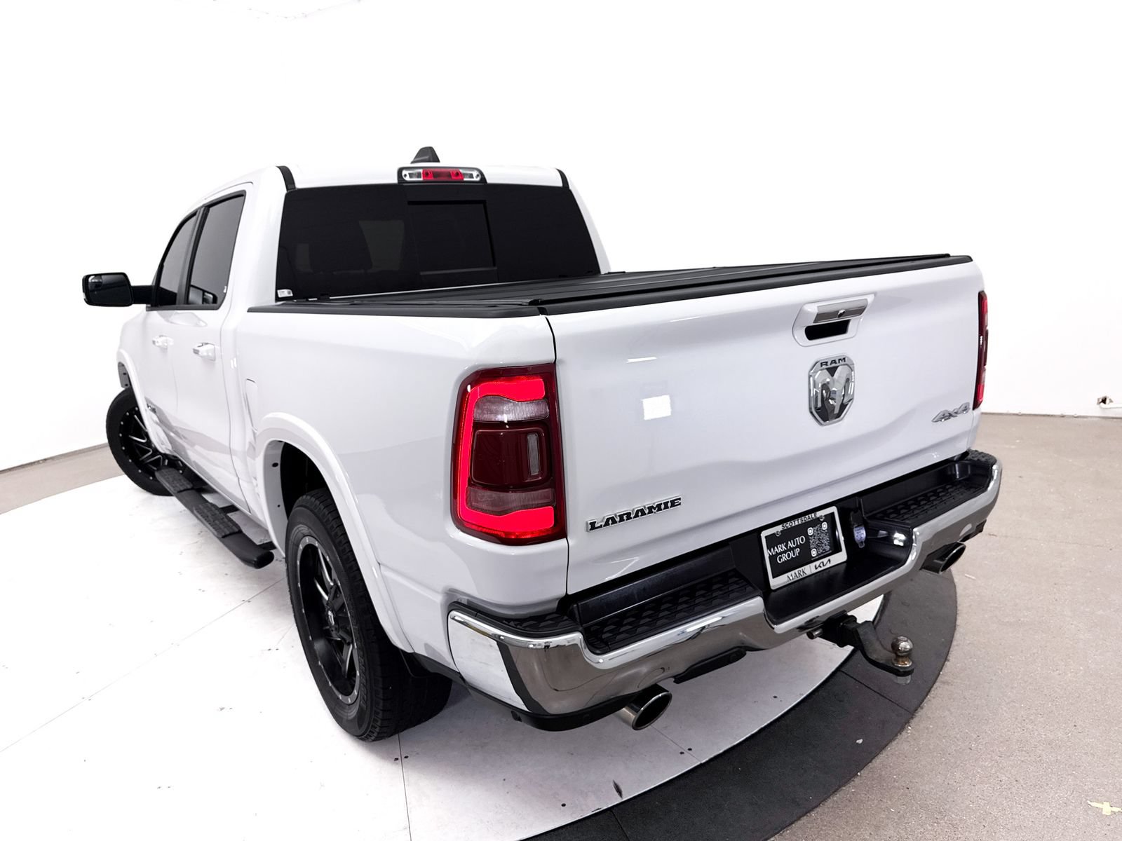 Used 2019 RAM 1500 Laramie AWD/4WD image 7