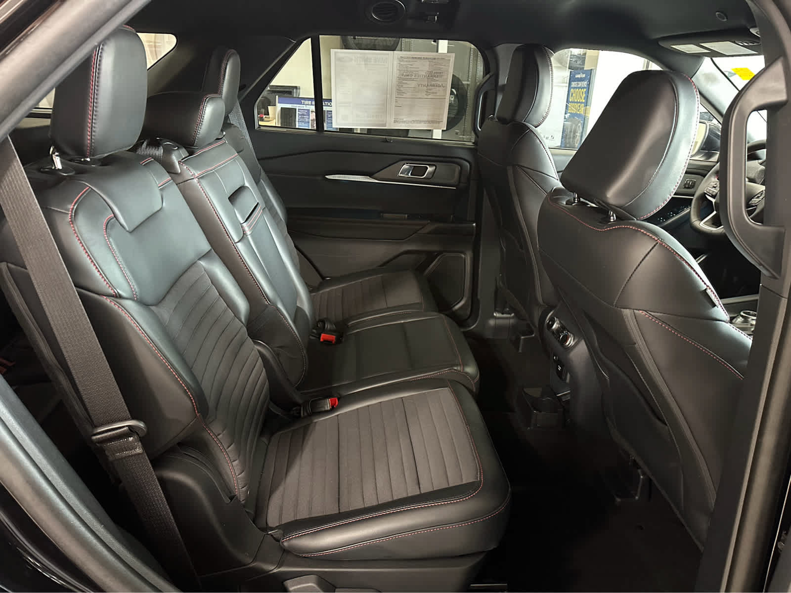Used 2025 Ford Explorer ST-Line w/ Premium Package AWD/4WD image 44