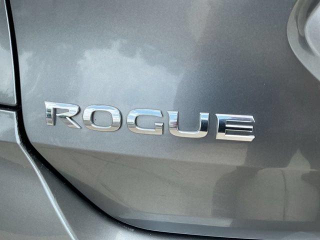Used 2020 Nissan Rogue SV FWD image 32
