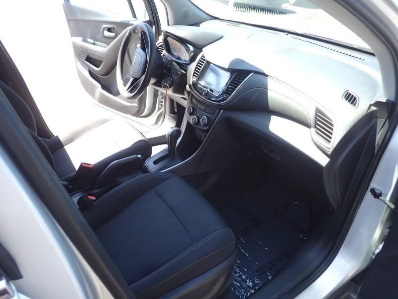 Used 2017 Chevrolet Trax LT FWD image 13