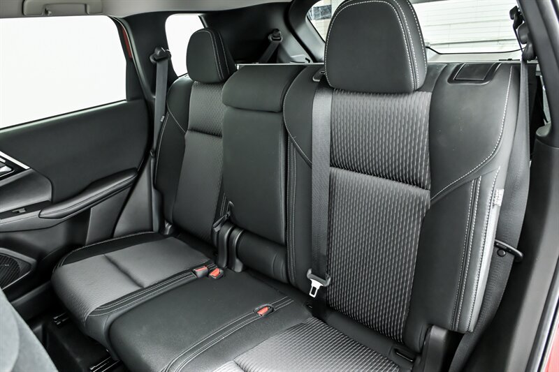Used 2024 Mitsubishi Outlander ES AWD/4WD image 16