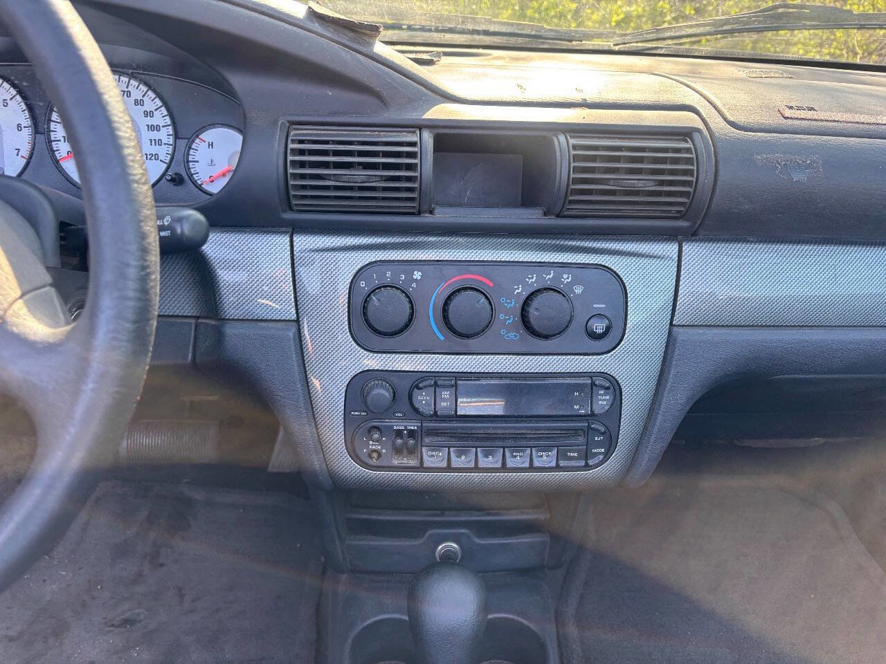 Used 2004 Chrysler Sebring GTC image 14