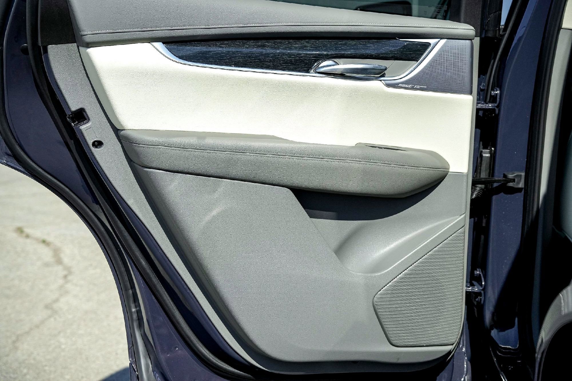 Used 2025 Cadillac XT6 Premium Luxury image 33