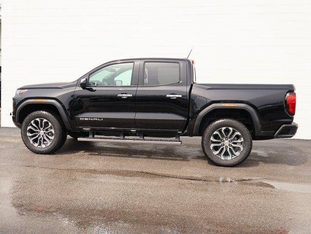 New 2025 GMC Canyon Denali image 3