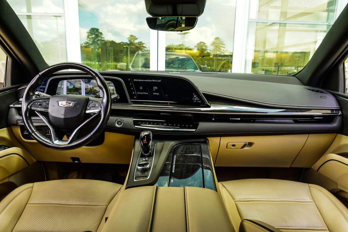 Used 2022 Cadillac Escalade Premium Luxury image 5