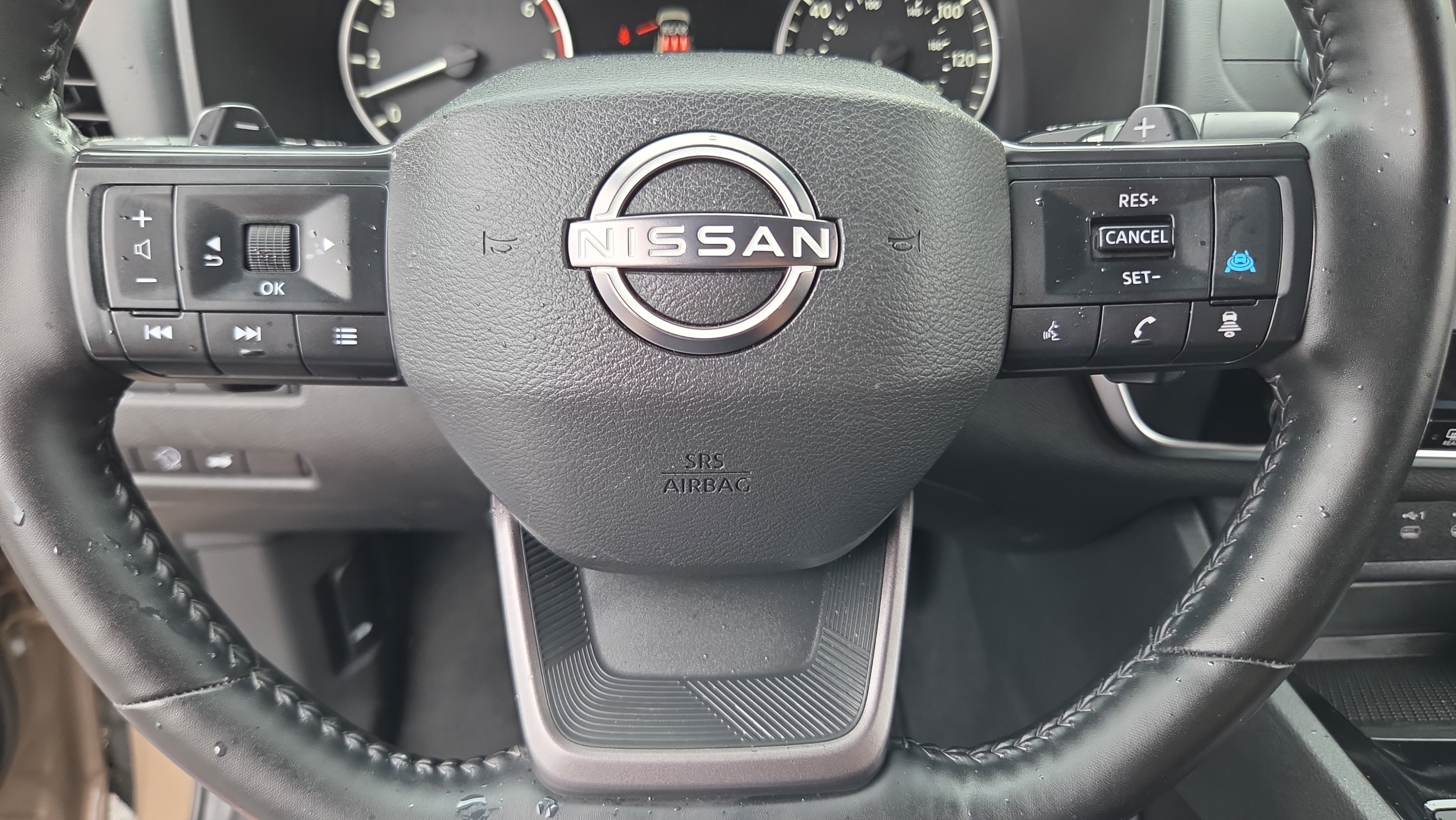 Used 2025 Nissan Rogue SV FWD image 25
