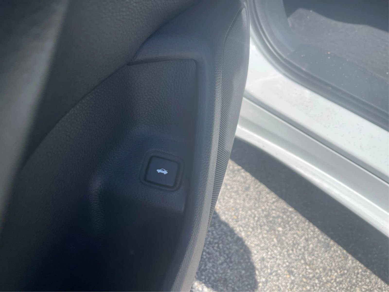 Used 2018 Honda Accord LX image 19