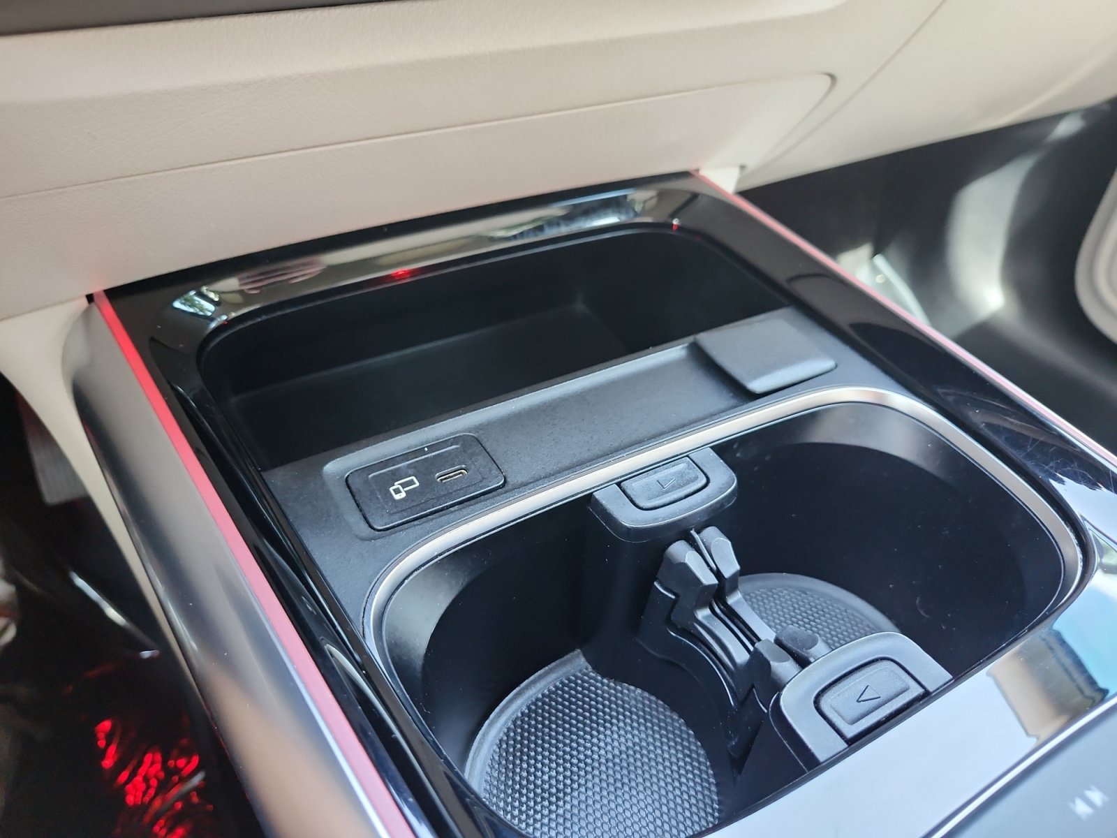 Used 2022 Mercedes-Benz GLA 250 4MATIC w/ Premium Package Lite image 23
