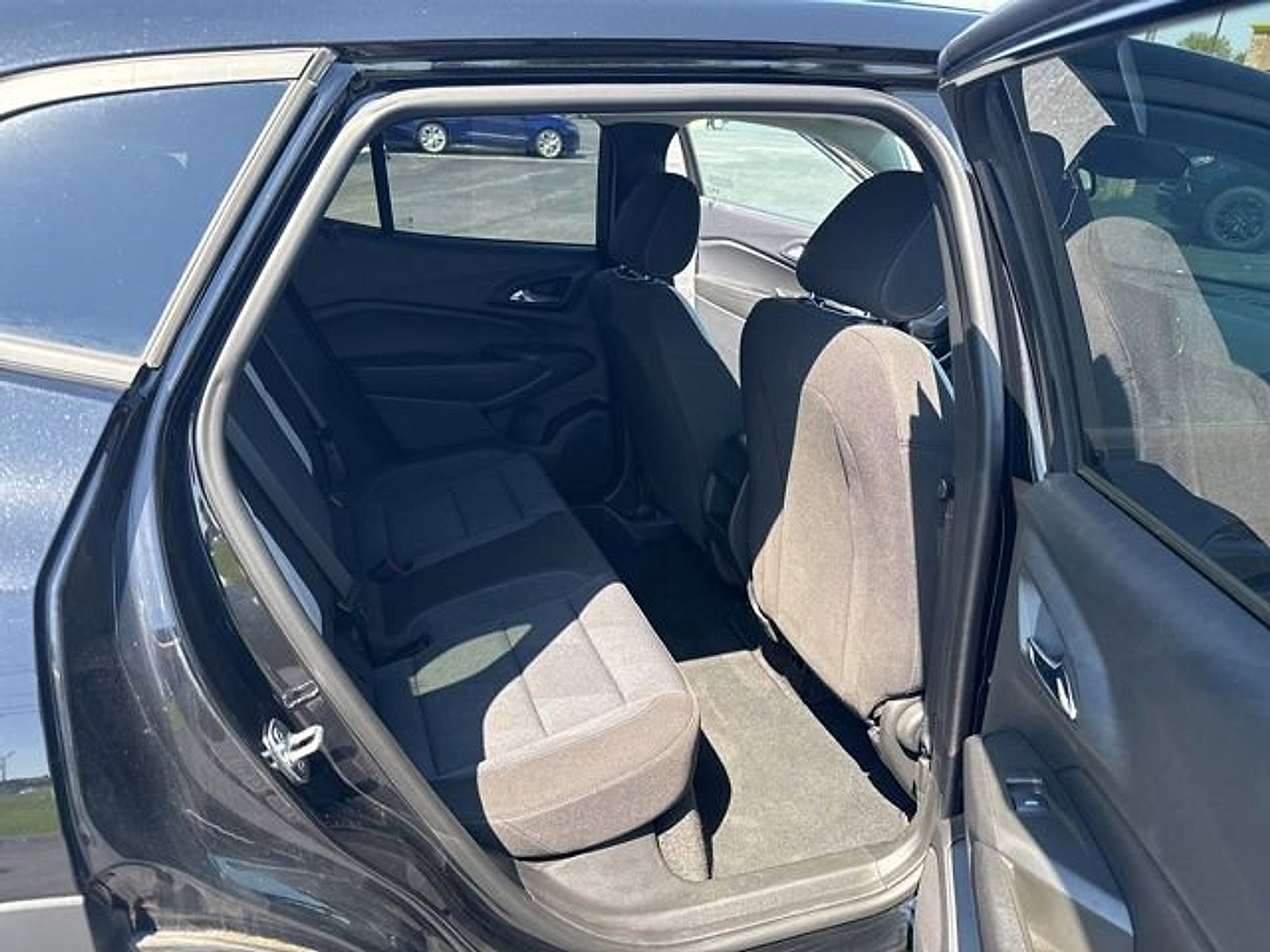 Used 2024 Chevrolet Trax LS w/ LS Convenience Package FWD image 21