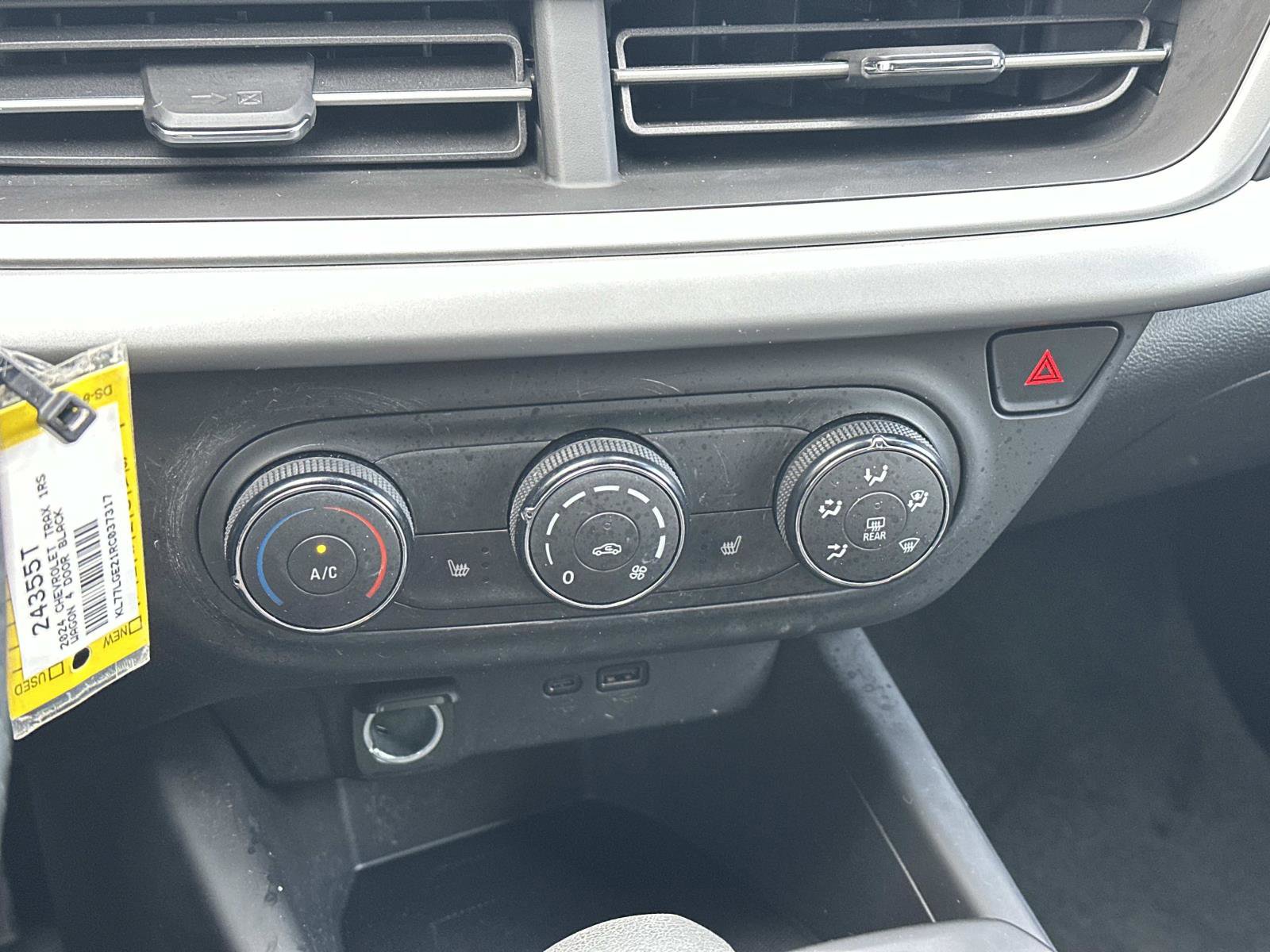 Certified 2024 Chevrolet Trax RS image 28