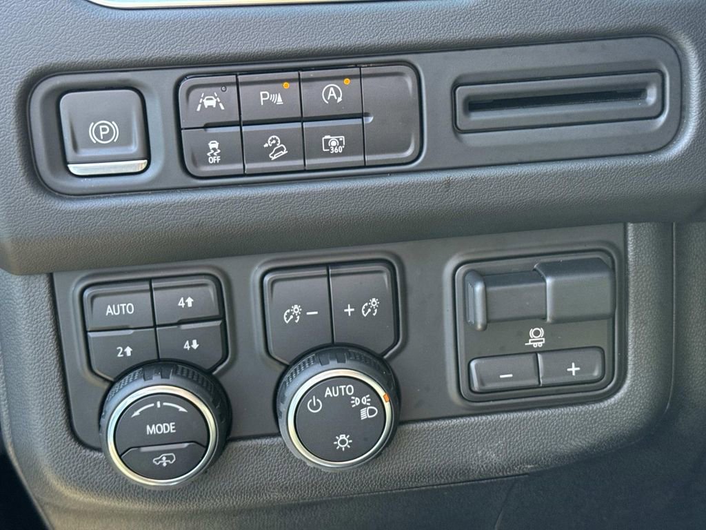 Used 2023 Chevrolet Tahoe Z71 w/ Z71 Off-Road Package image 20