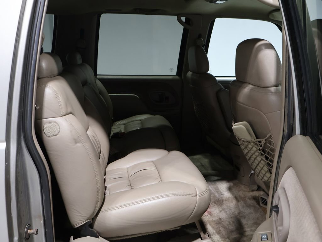 Used 1999 GMC Suburban 4WD w/ Marketing Opt Pkg 3 image 7
