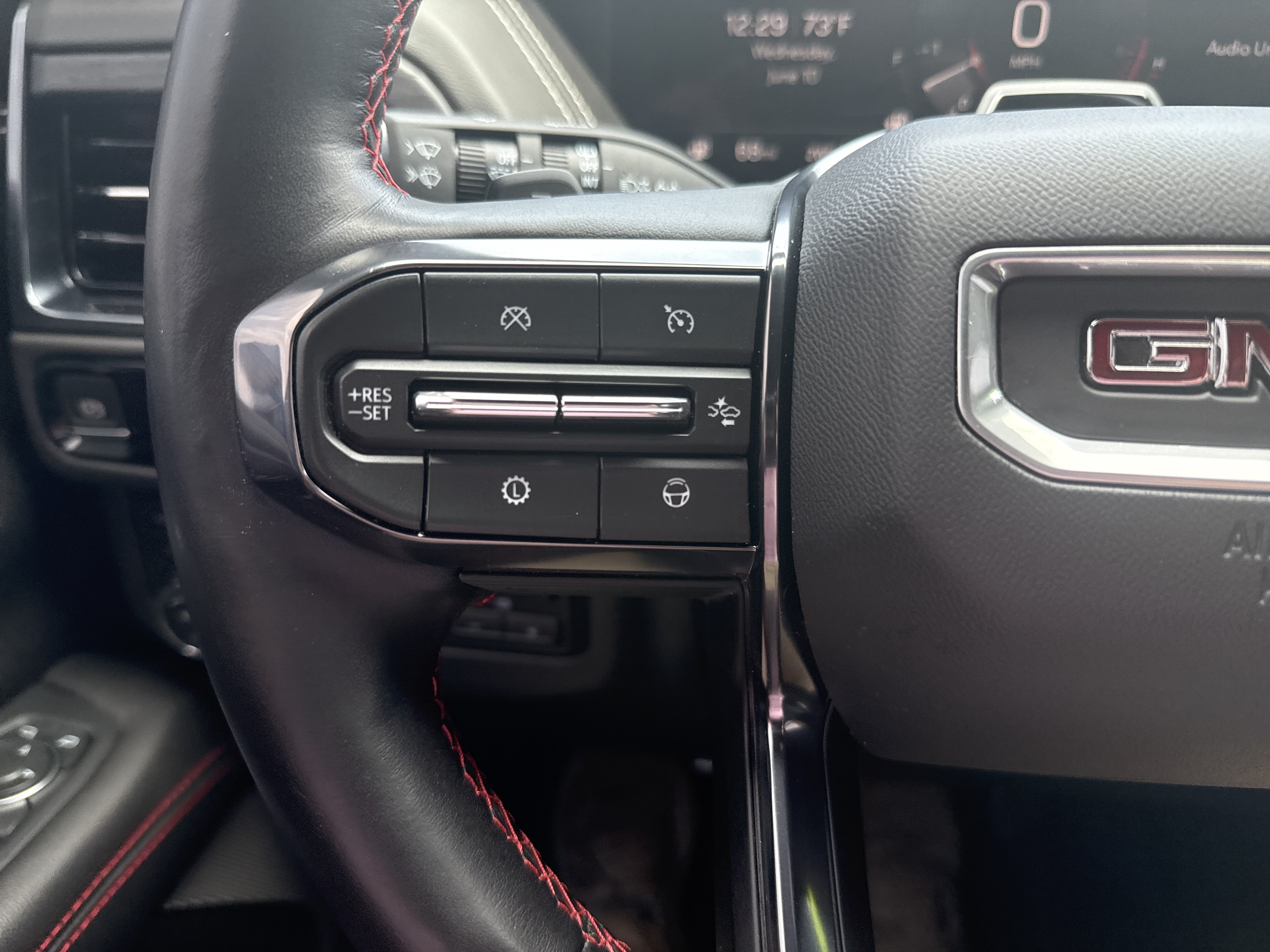 Used 2025 GMC Yukon XL AT4 Ultimate w/ LPO, Floor Liner Package AWD/4WD image 19