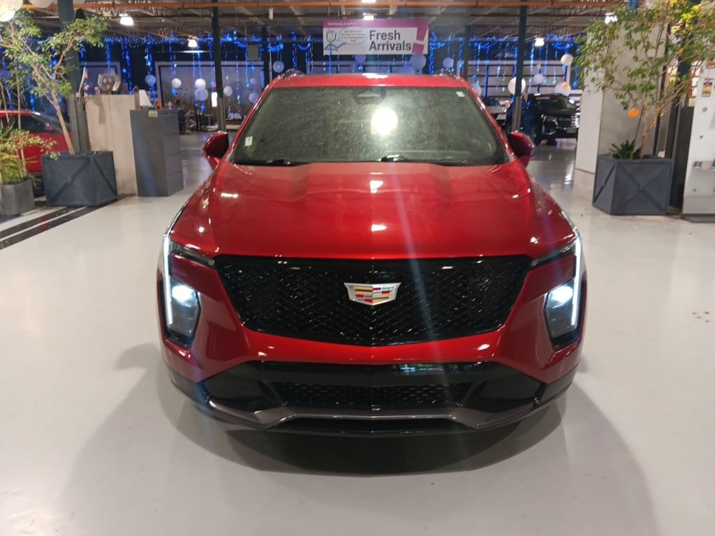 Used 2024 Cadillac XT4 Sport w/ Active Safety Package AWD/4WD image 5