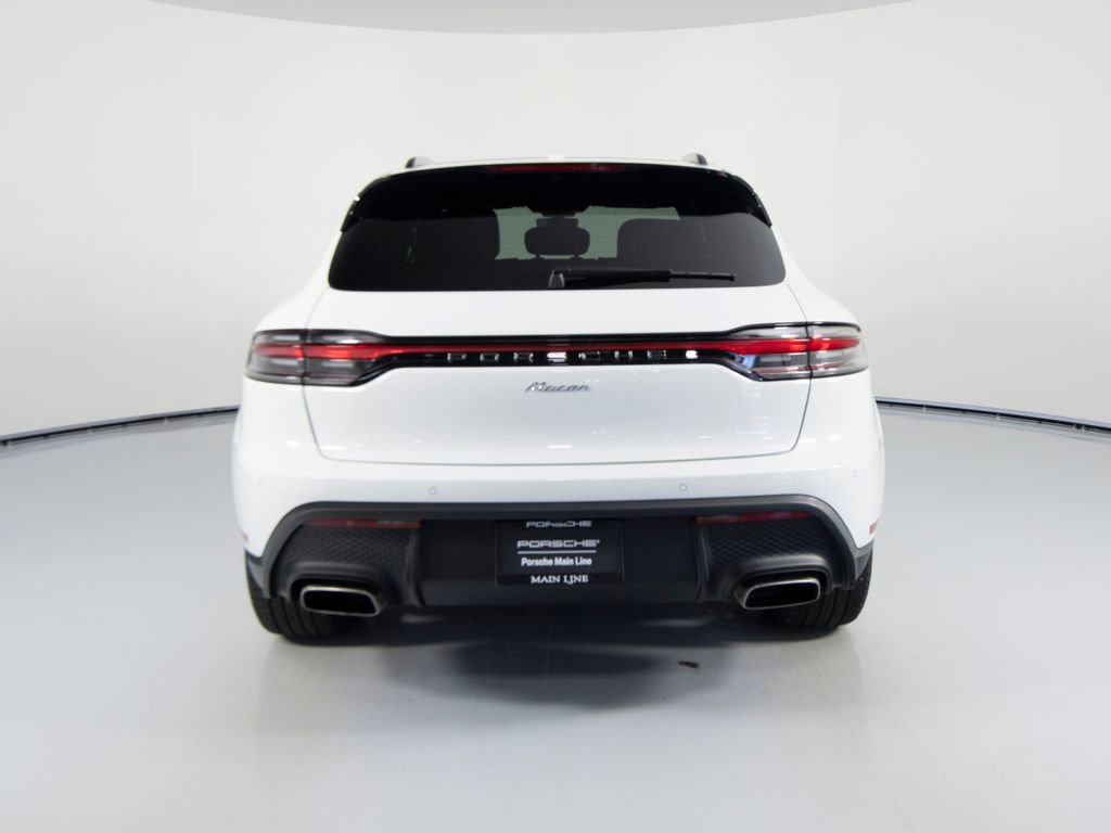 Certified 2025 Porsche Macan image 9