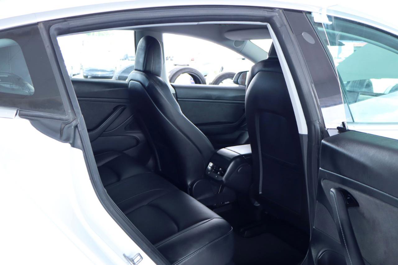 Used 2018 Tesla Model 3 Long Range RWD image 34