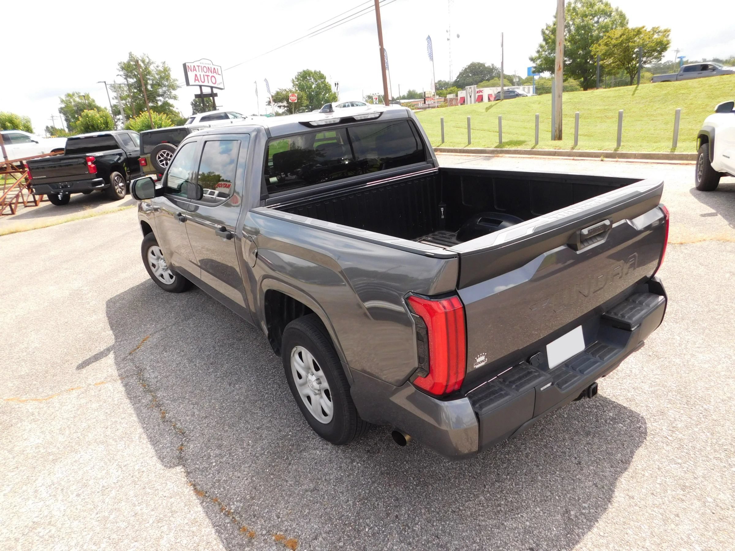 Used 2022 Toyota Tundra SR w/ SR Tow Package RWD image 8