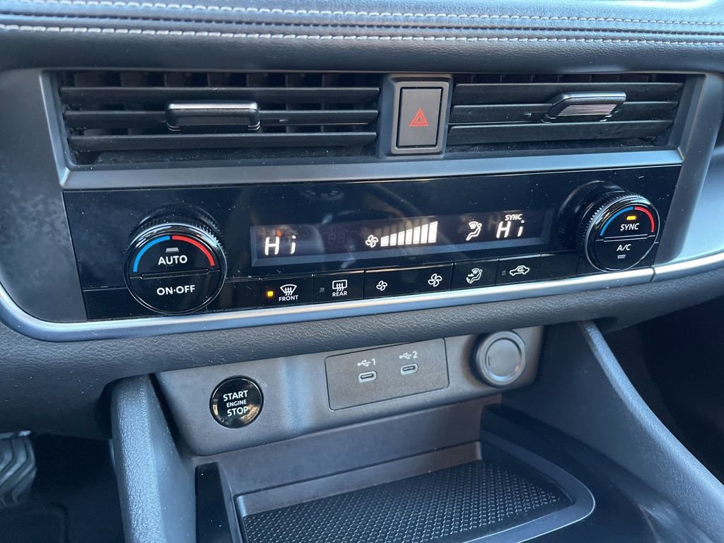 Used 2024 Nissan Rogue SV image 12