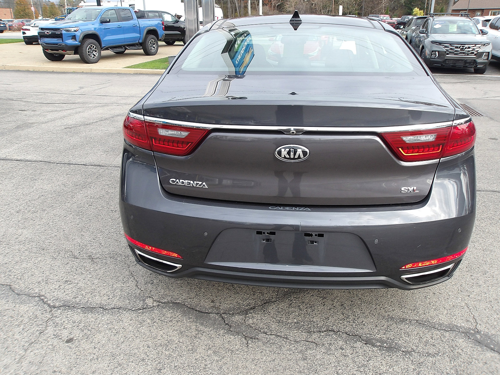 Used 2018 Kia Cadenza Limited w/ Paint Protection Package image 6