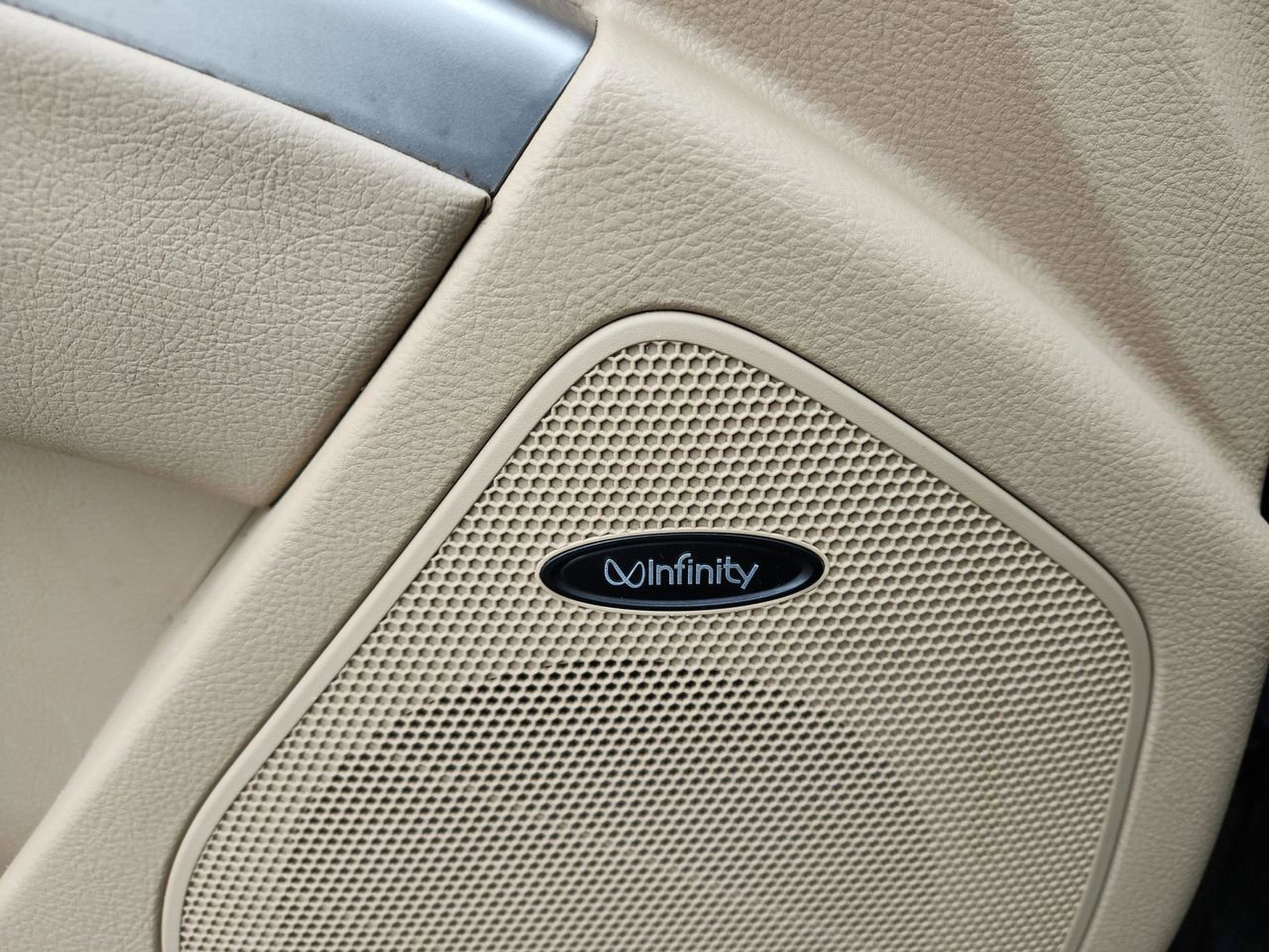 Used 2011 Hyundai Santa Fe Limited image 26