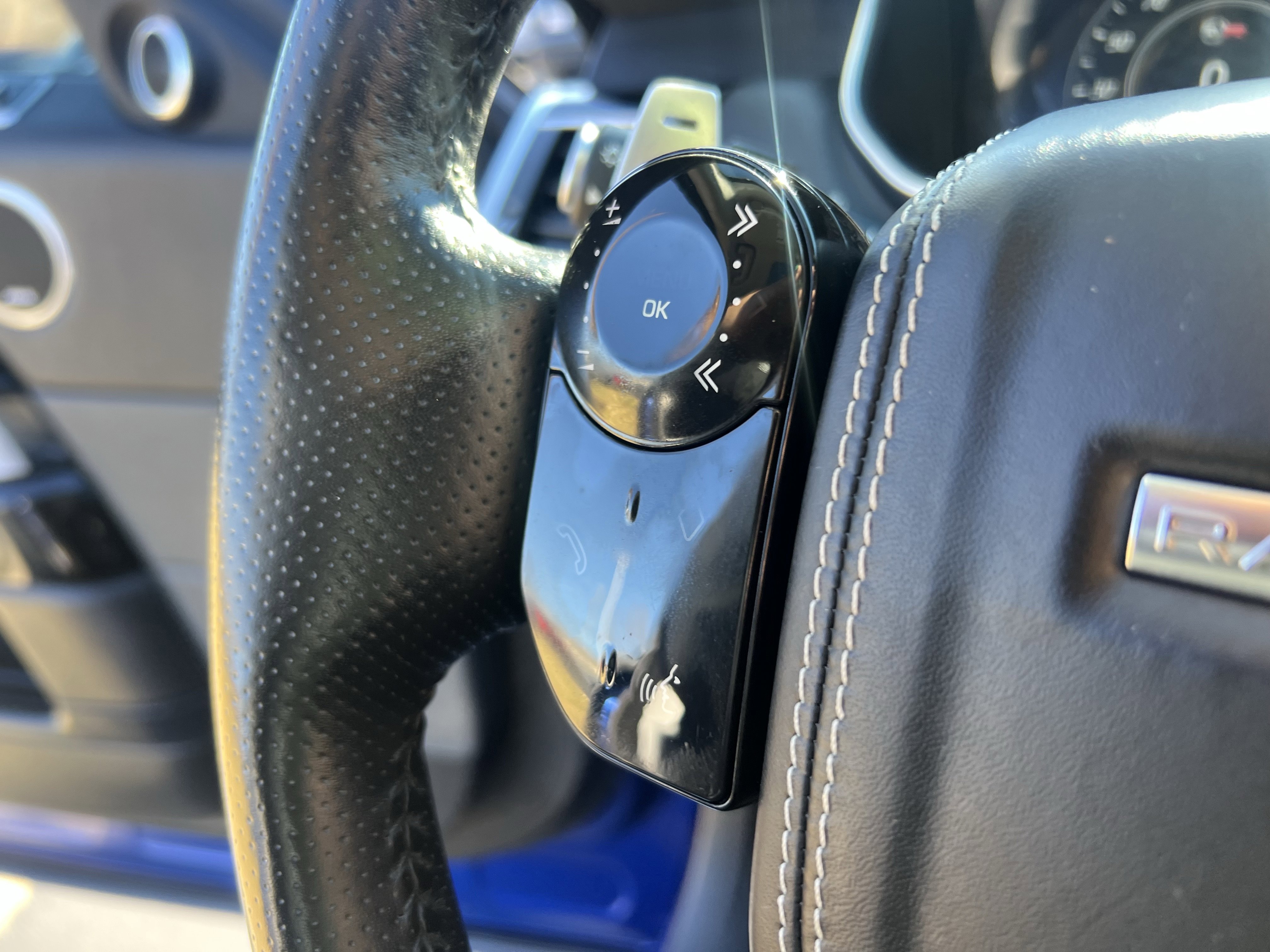 Used 2022 Land Rover Range Rover Sport SVR image 19