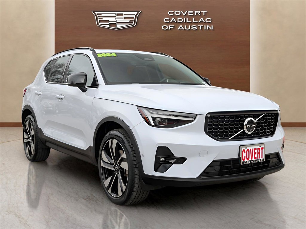 Used 2024 Volvo XC40 B5 Ultimate w/ Protection Package Premier image 7