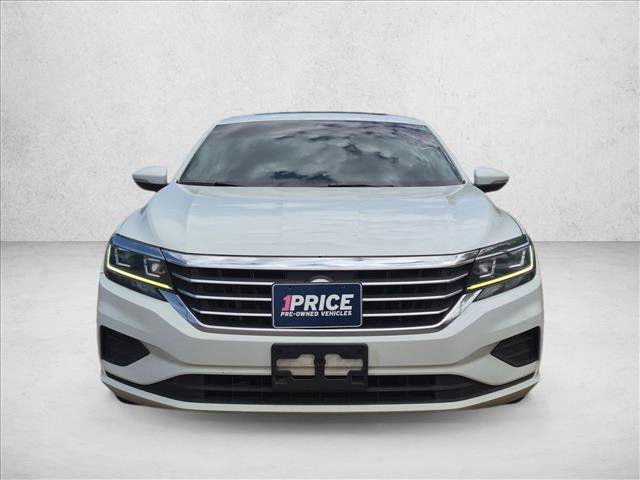 Used 2022 Volkswagen Passat 2.0T SE FWD image 2