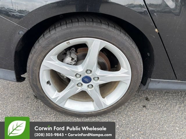 Used 2014 Ford Focus Titanium FWD image 11