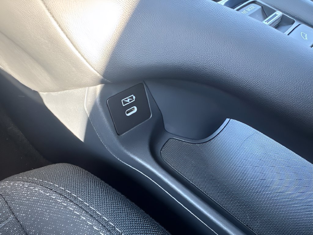 Certified 2027 Honda HR-V LX image 31