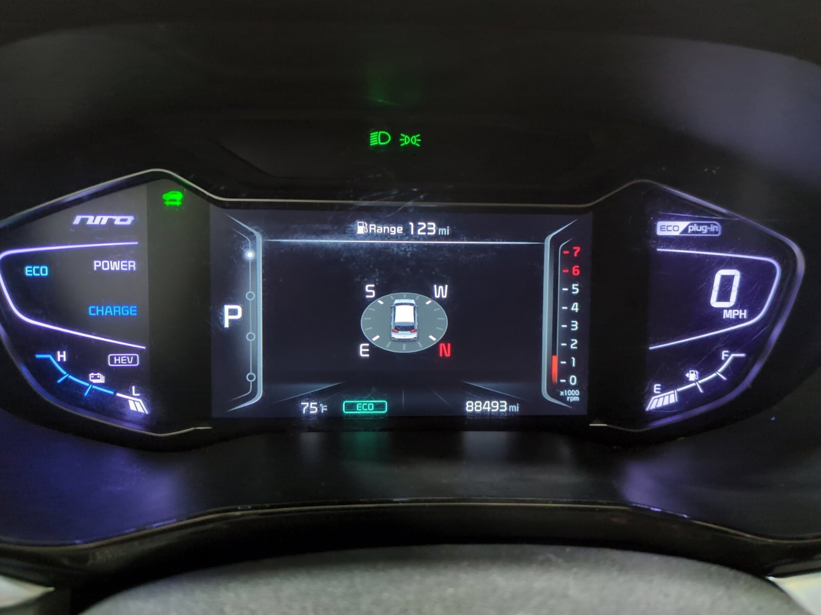 Used 2020 Kia Niro EX Premium FWD image 21