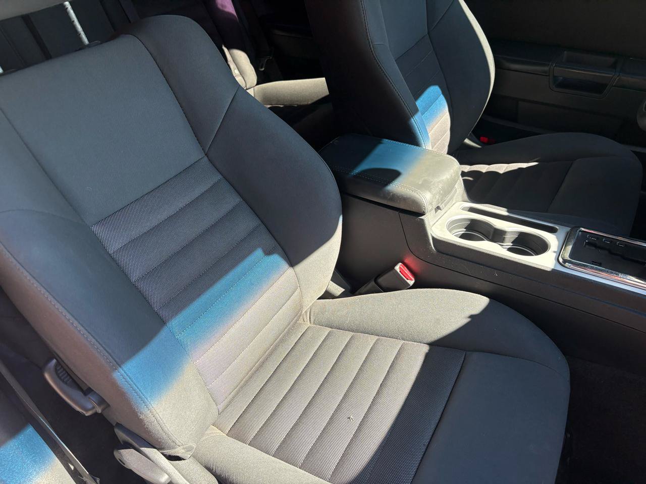 Used 2010 Dodge Challenger SE RWD image 19