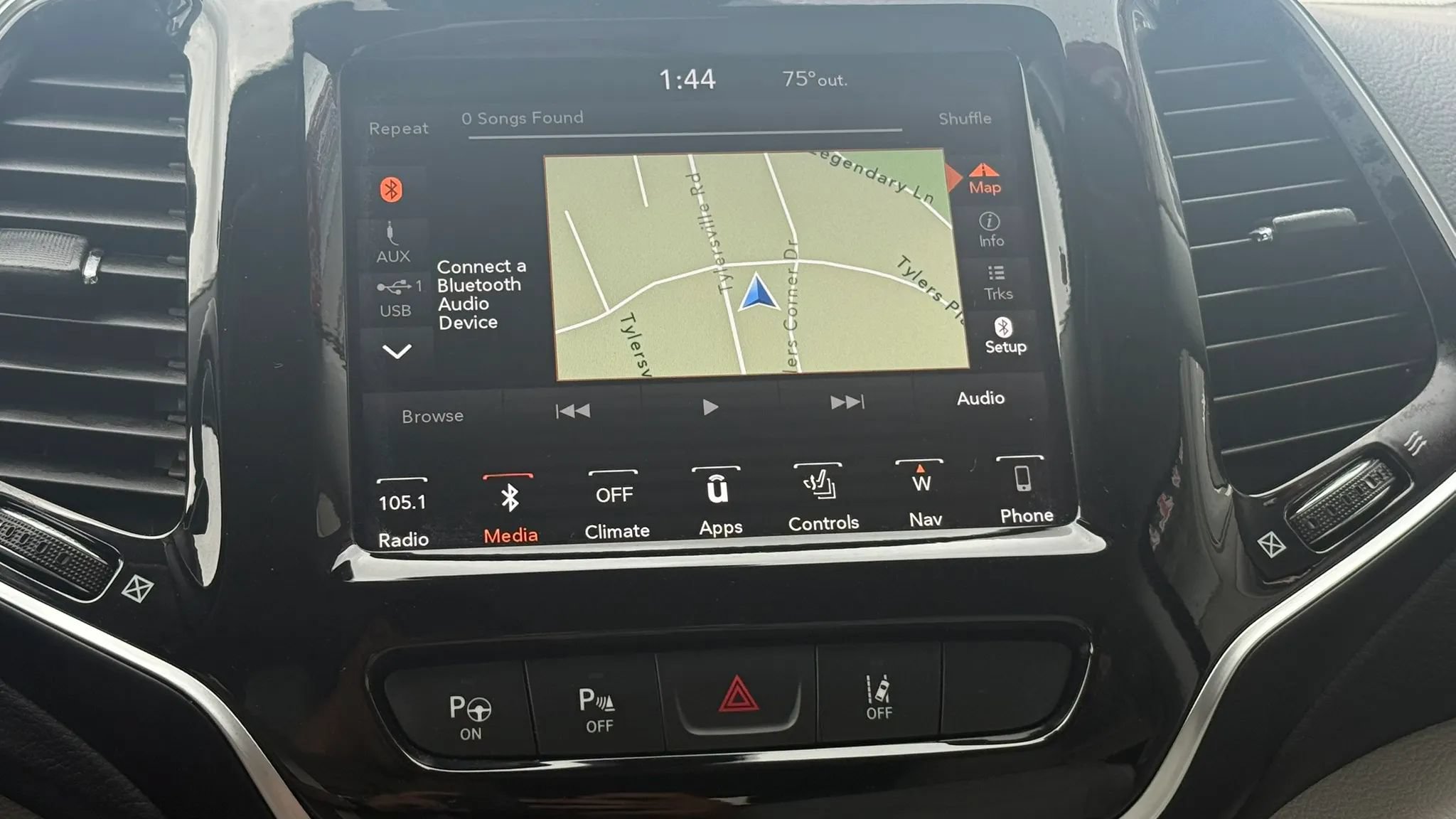 Used 2019 Jeep Cherokee Limited w/ Luxury Group FWD image 18