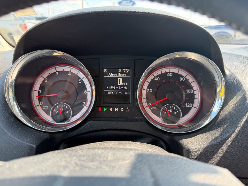 Used 2013 Dodge Grand Caravan Crew FWD image 30