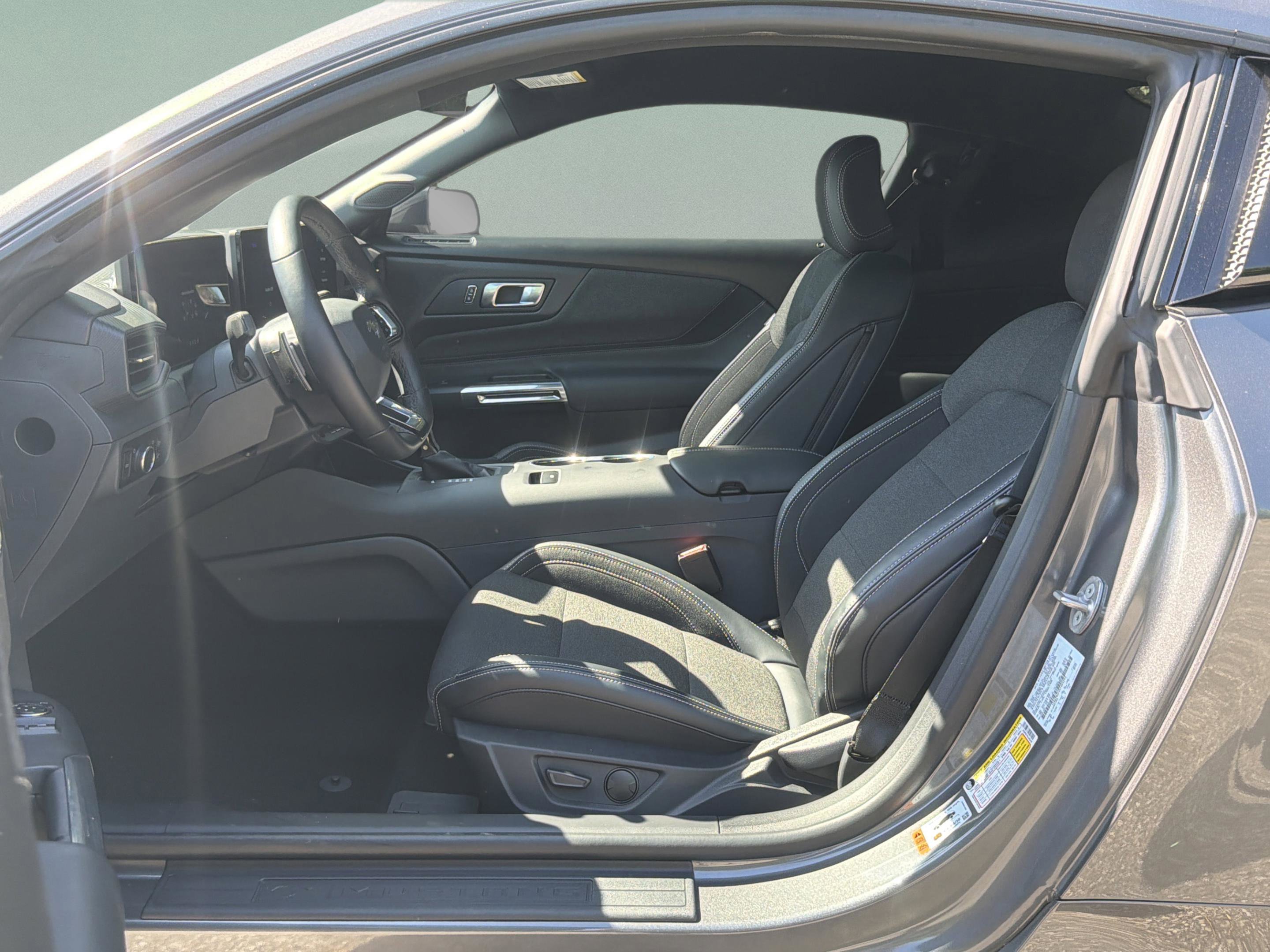 Used 2025 Ford Mustang GT RWD image 18