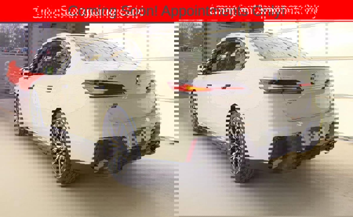 Used 2025 BMW 760i xDrive image 5