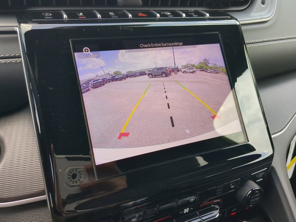 New 2025 Jeep Grand Cherokee Altitude image 5