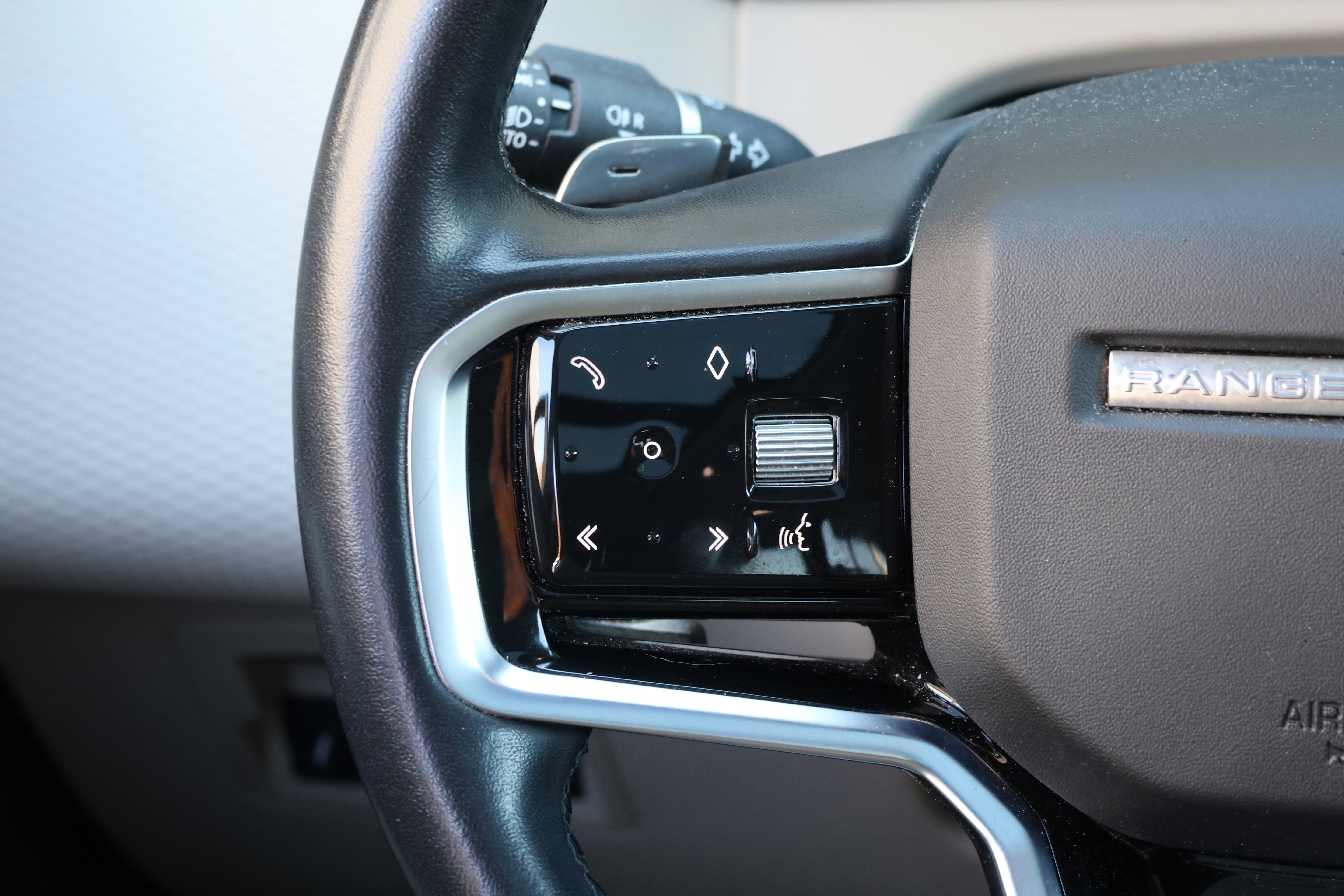 Used 2023 Land Rover Range Rover Velar S image 18