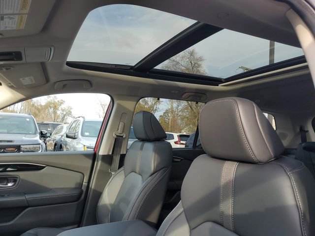 New 2025 Honda Pilot Touring image 14