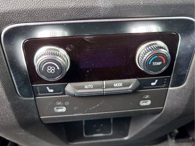 Used 2024 GMC Yukon XL SLT w/ SLT Premium Package AWD/4WD image 15
