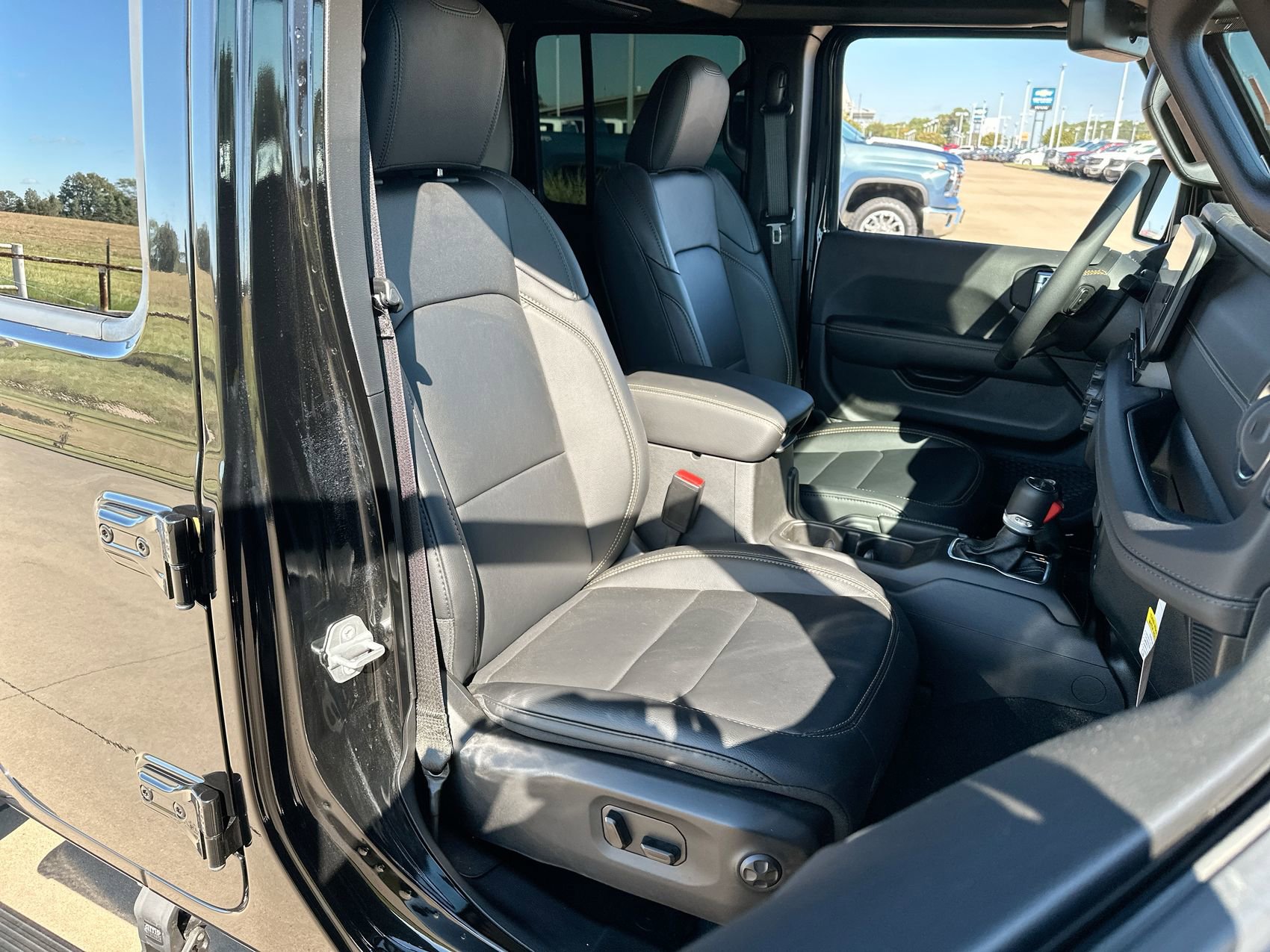New 2024 Jeep Gladiator Sport AWD/4WD image 24